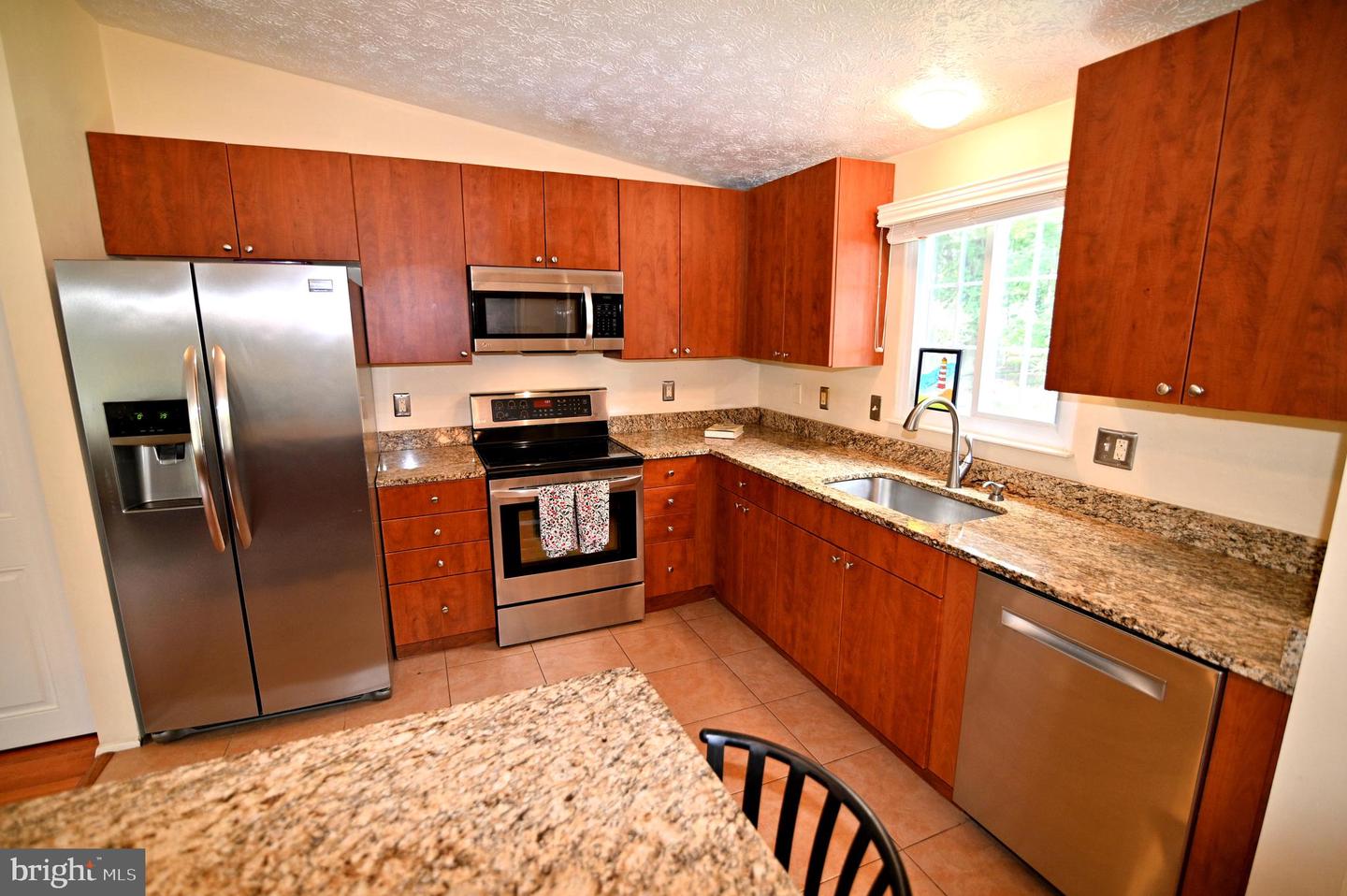 104 SILVERLEAF CT, STERLING, Virginia 20164, 3 Bedrooms Bedrooms, ,3 BathroomsBathrooms,Residential,For sale,104 SILVERLEAF CT,VALO2103188 MLS # VALO2103188