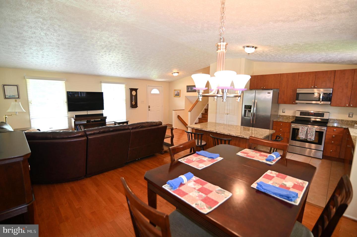 104 SILVERLEAF CT, STERLING, Virginia 20164, 3 Bedrooms Bedrooms, ,3 BathroomsBathrooms,Residential,For sale,104 SILVERLEAF CT,VALO2103188 MLS # VALO2103188