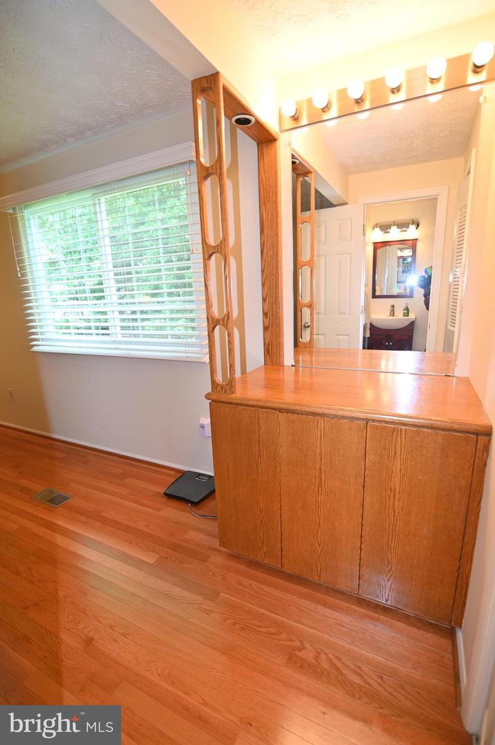 104 SILVERLEAF CT, STERLING, Virginia 20164, 3 Bedrooms Bedrooms, ,3 BathroomsBathrooms,Residential,For sale,104 SILVERLEAF CT,VALO2103188 MLS # VALO2103188