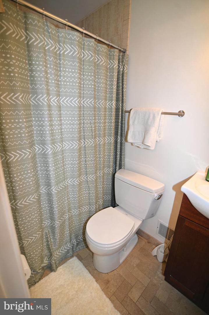 104 SILVERLEAF CT, STERLING, Virginia 20164, 3 Bedrooms Bedrooms, ,3 BathroomsBathrooms,Residential,For sale,104 SILVERLEAF CT,VALO2103188 MLS # VALO2103188