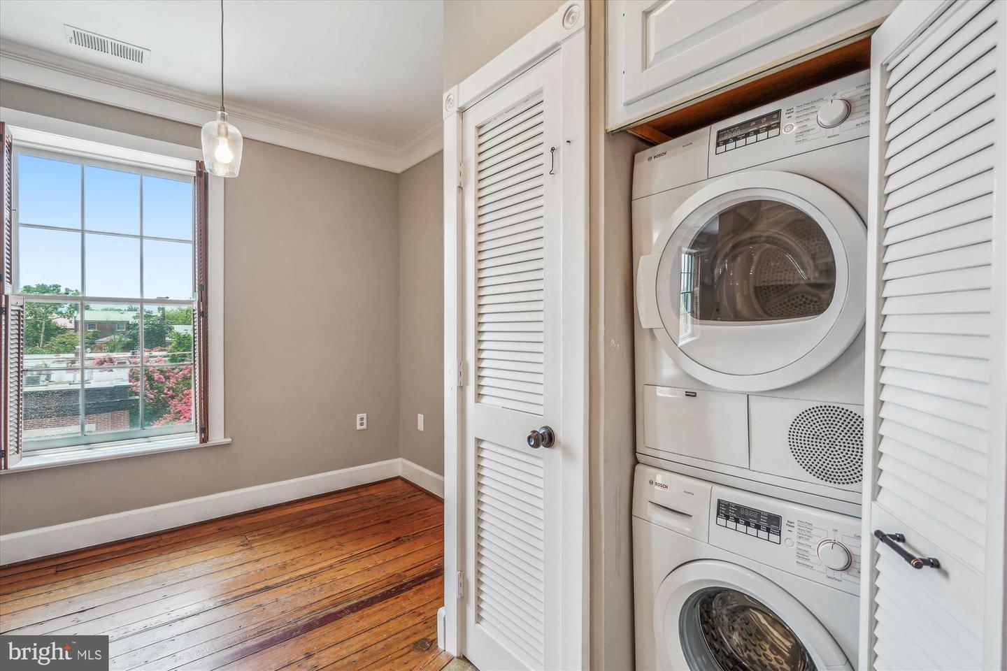 603 QUEEN ST #6, ALEXANDRIA, Virginia 22314, 1 Bedroom Bedrooms, 5 Rooms Rooms,1 BathroomBathrooms,Residential,For sale,603 QUEEN ST #6,VAAX2047872 MLS # VAAX2047872