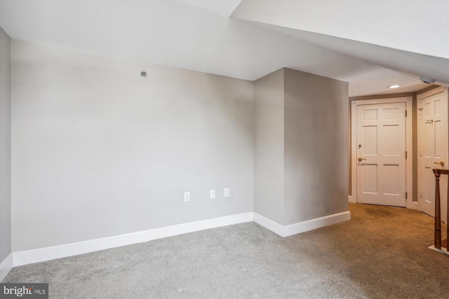 603 QUEEN ST #6, ALEXANDRIA, Virginia 22314, 1 Bedroom Bedrooms, 5 Rooms Rooms,1 BathroomBathrooms,Residential,For sale,603 QUEEN ST #6,VAAX2047872 MLS # VAAX2047872