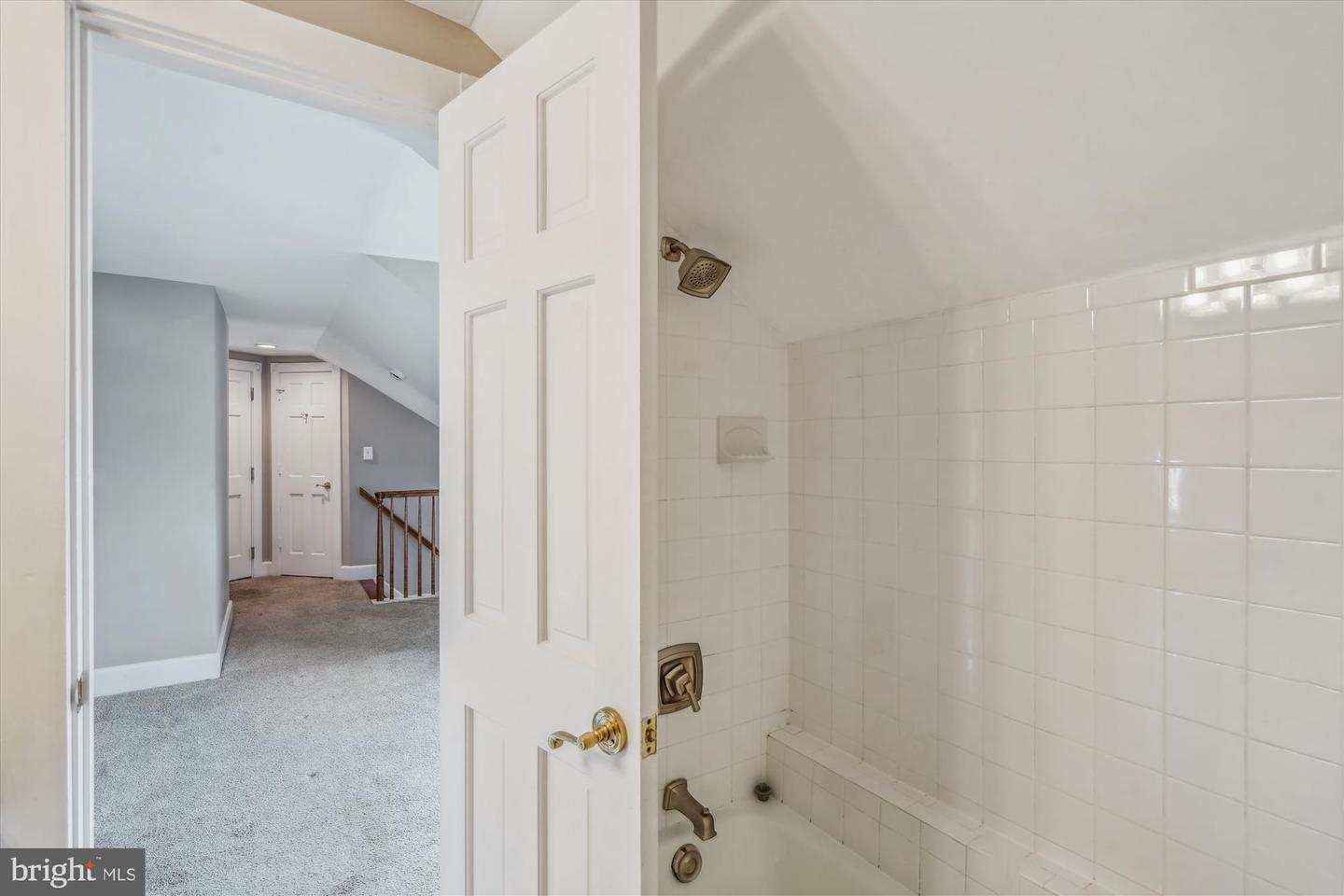 603 QUEEN ST #6, ALEXANDRIA, Virginia 22314, 1 Bedroom Bedrooms, 5 Rooms Rooms,1 BathroomBathrooms,Residential,For sale,603 QUEEN ST #6,VAAX2047872 MLS # VAAX2047872