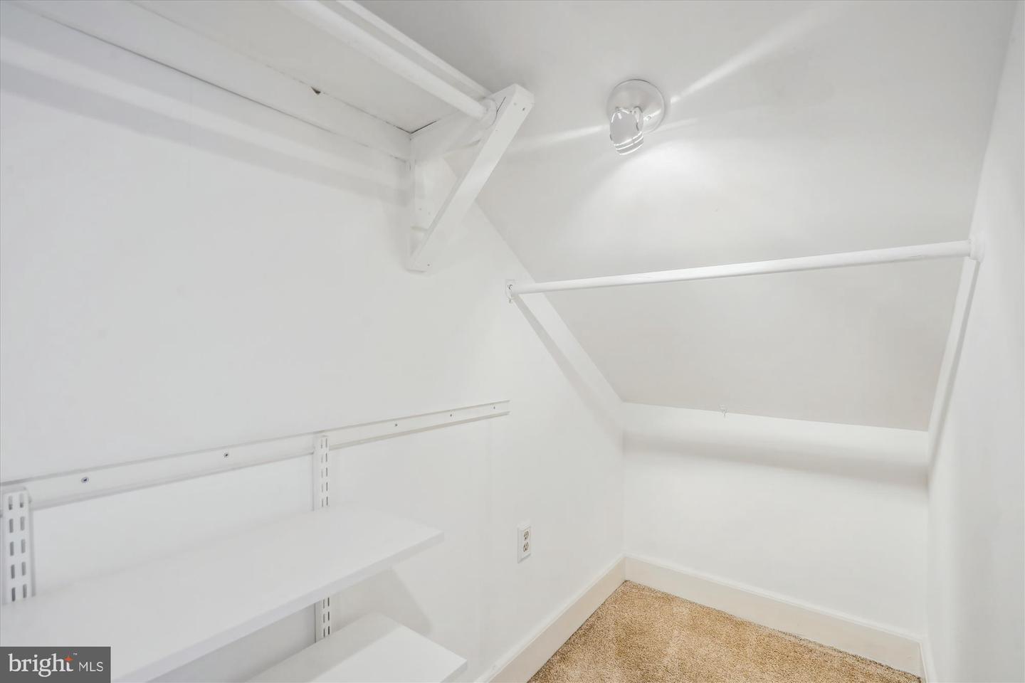 603 QUEEN ST #6, ALEXANDRIA, Virginia 22314, 1 Bedroom Bedrooms, 5 Rooms Rooms,1 BathroomBathrooms,Residential,For sale,603 QUEEN ST #6,VAAX2047872 MLS # VAAX2047872