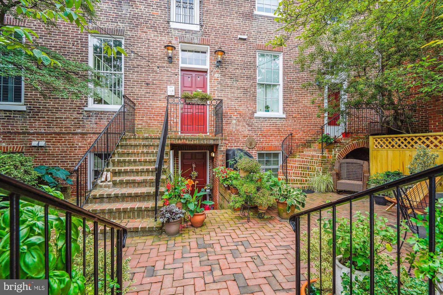 603 QUEEN ST #6, ALEXANDRIA, Virginia 22314, 1 Bedroom Bedrooms, 5 Rooms Rooms,1 BathroomBathrooms,Residential,For sale,603 QUEEN ST #6,VAAX2047872 MLS # VAAX2047872