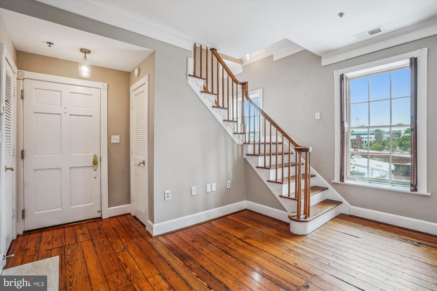 603 QUEEN ST #6, ALEXANDRIA, Virginia 22314, 1 Bedroom Bedrooms, 5 Rooms Rooms,1 BathroomBathrooms,Residential,For sale,603 QUEEN ST #6,VAAX2047872 MLS # VAAX2047872