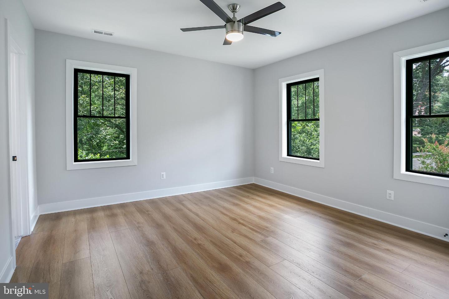 116 FARDALE ST SE, VIENNA, Virginia 22180, 8 Bedrooms Bedrooms, 15 Rooms Rooms,6 BathroomsBathrooms,Residential,For sale,116 FARDALE ST SE,VAFX2257712 MLS # VAFX2257712