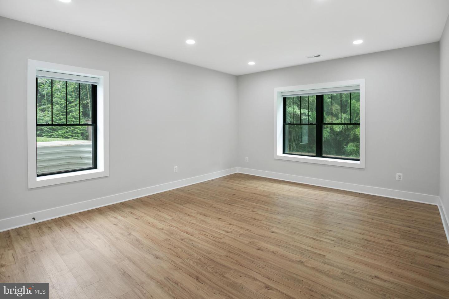 116 FARDALE ST SE, VIENNA, Virginia 22180, 8 Bedrooms Bedrooms, 15 Rooms Rooms,6 BathroomsBathrooms,Residential,For sale,116 FARDALE ST SE,VAFX2257712 MLS # VAFX2257712
