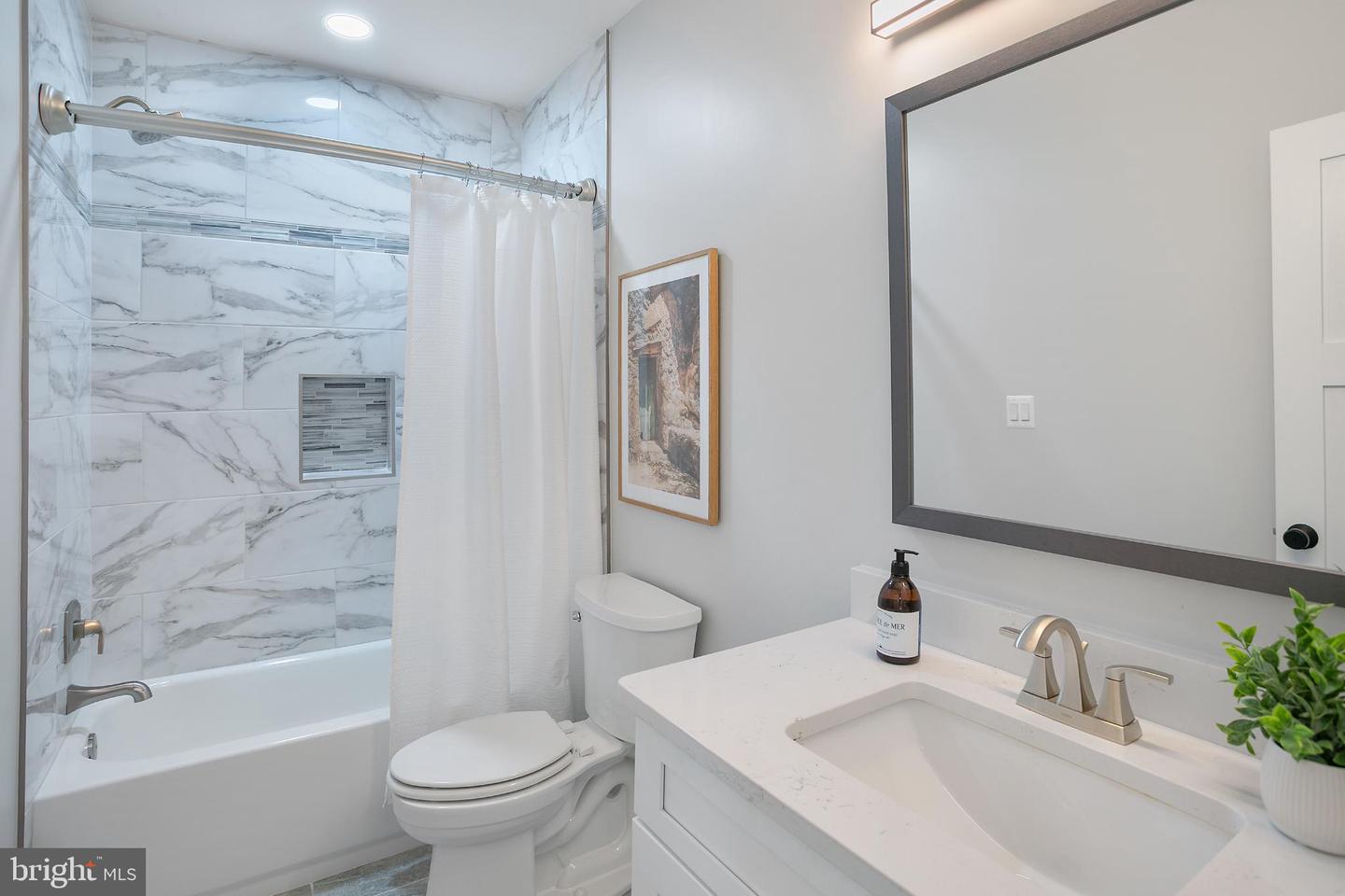 116 FARDALE ST SE, VIENNA, Virginia 22180, 8 Bedrooms Bedrooms, 15 Rooms Rooms,6 BathroomsBathrooms,Residential,For sale,116 FARDALE ST SE,VAFX2257712 MLS # VAFX2257712