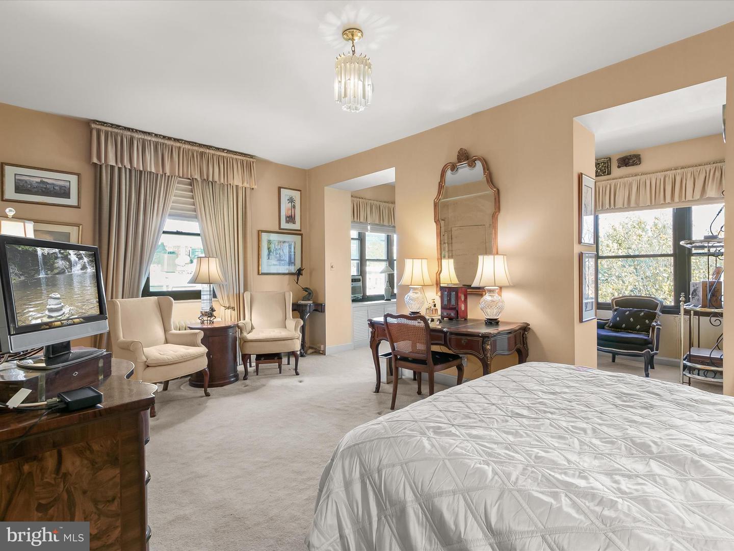 1829 16TH ST NW #4, WASHINGTON, District Of Columbia 20009, 2 Bedrooms Bedrooms, ,2 BathroomsBathrooms,Residential,For sale,1829 16TH ST NW #4,DCDC2212222 MLS # DCDC2212222