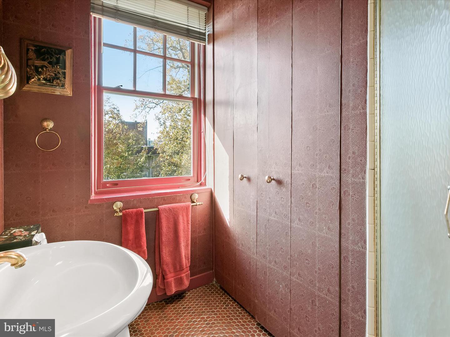 1829 16TH ST NW #4, WASHINGTON, District Of Columbia 20009, 2 Bedrooms Bedrooms, ,2 BathroomsBathrooms,Residential,For sale,1829 16TH ST NW #4,DCDC2212222 MLS # DCDC2212222