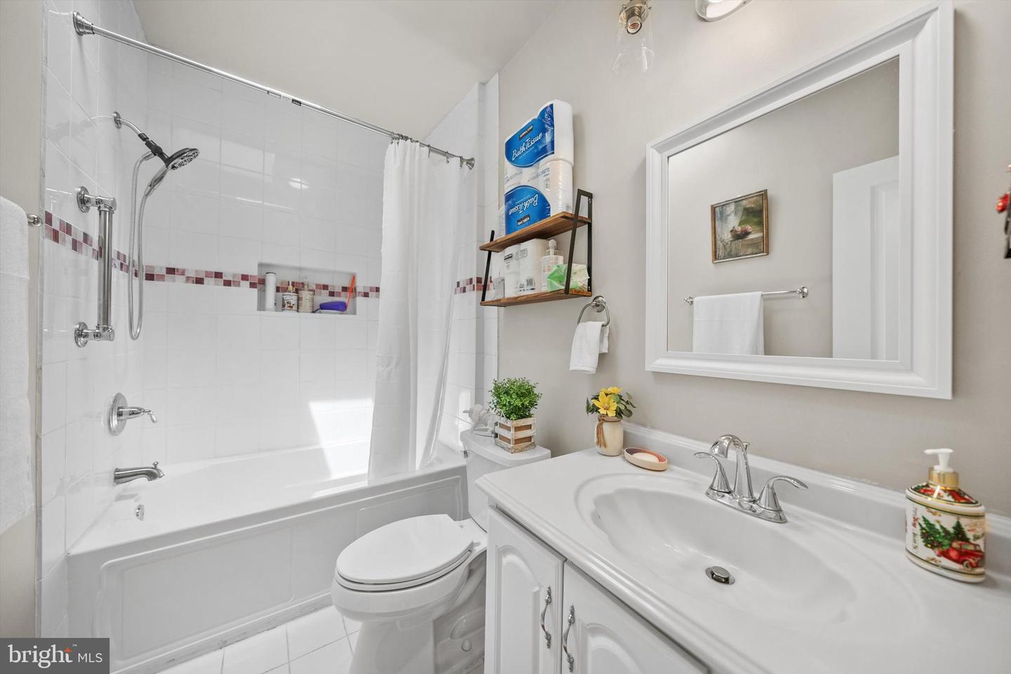 211 F ST NE, WASHINGTON, District Of Columbia 20002, 4 Bedrooms Bedrooms, ,3 BathroomsBathrooms,Residential,For sale,211 F ST NE,DCDC2212226 MLS # DCDC2212226