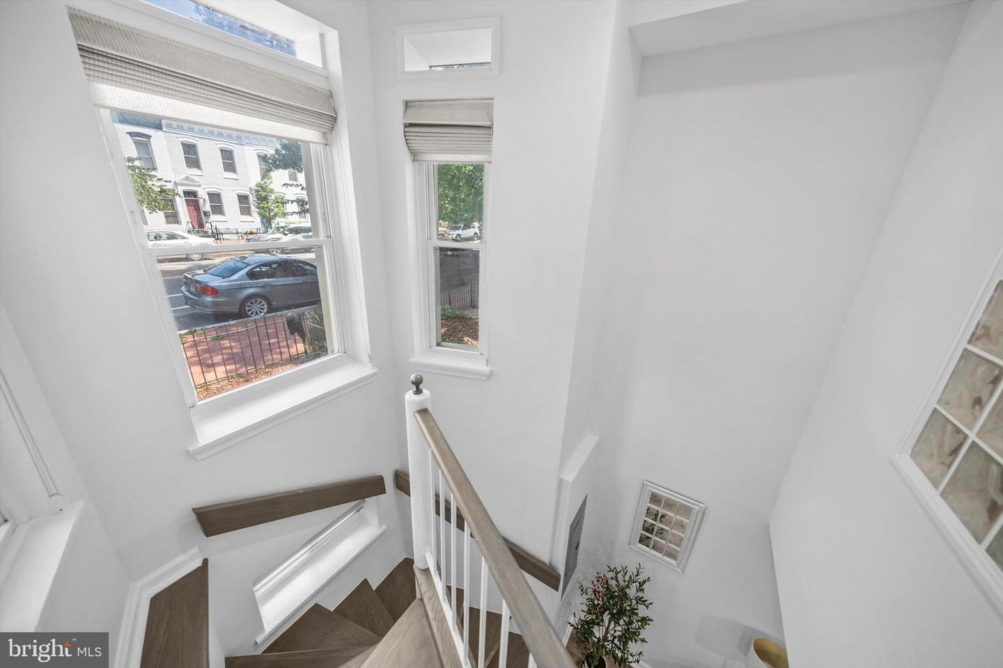 211 F ST NE, WASHINGTON, District Of Columbia 20002, 4 Bedrooms Bedrooms, ,3 BathroomsBathrooms,Residential,For sale,211 F ST NE,DCDC2212226 MLS # DCDC2212226