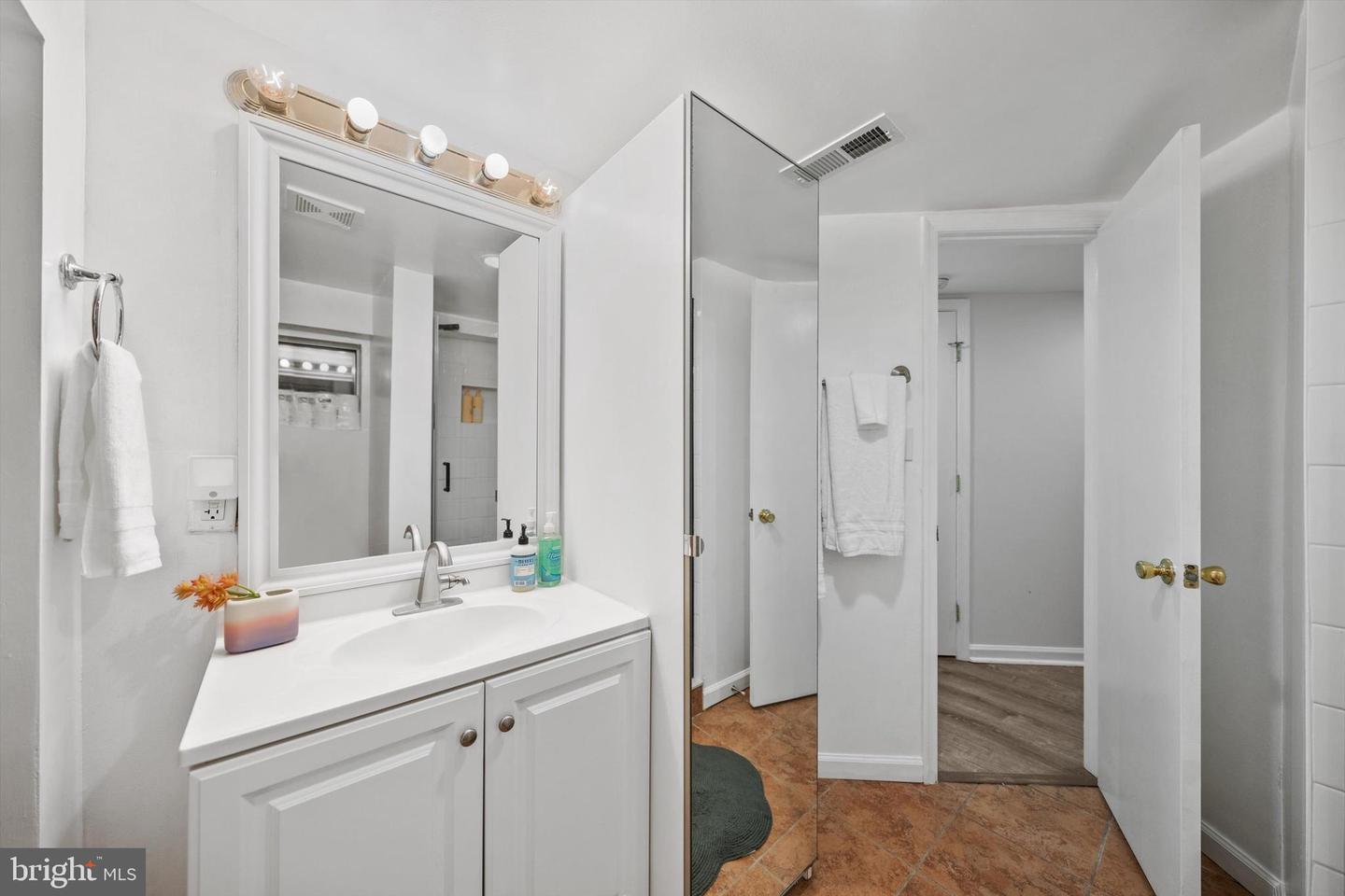 211 F ST NE, WASHINGTON, District Of Columbia 20002, 4 Bedrooms Bedrooms, ,3 BathroomsBathrooms,Residential,For sale,211 F ST NE,DCDC2212226 MLS # DCDC2212226
