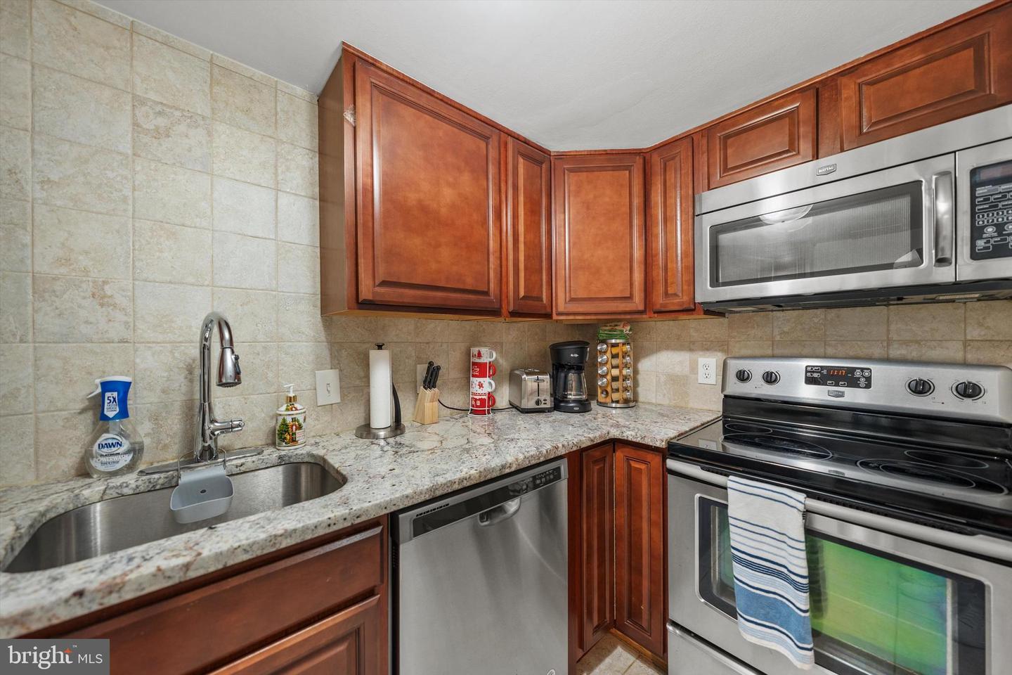 211 F ST NE, WASHINGTON, District Of Columbia 20002, 4 Bedrooms Bedrooms, ,3 BathroomsBathrooms,Residential,For sale,211 F ST NE,DCDC2212226 MLS # DCDC2212226
