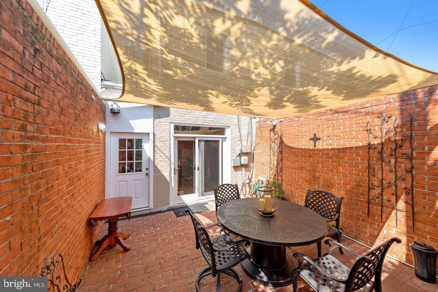 211 F ST NE, WASHINGTON, District Of Columbia 20002, 4 Bedrooms Bedrooms, ,3 BathroomsBathrooms,Residential,For sale,211 F ST NE,DCDC2212226 MLS # DCDC2212226