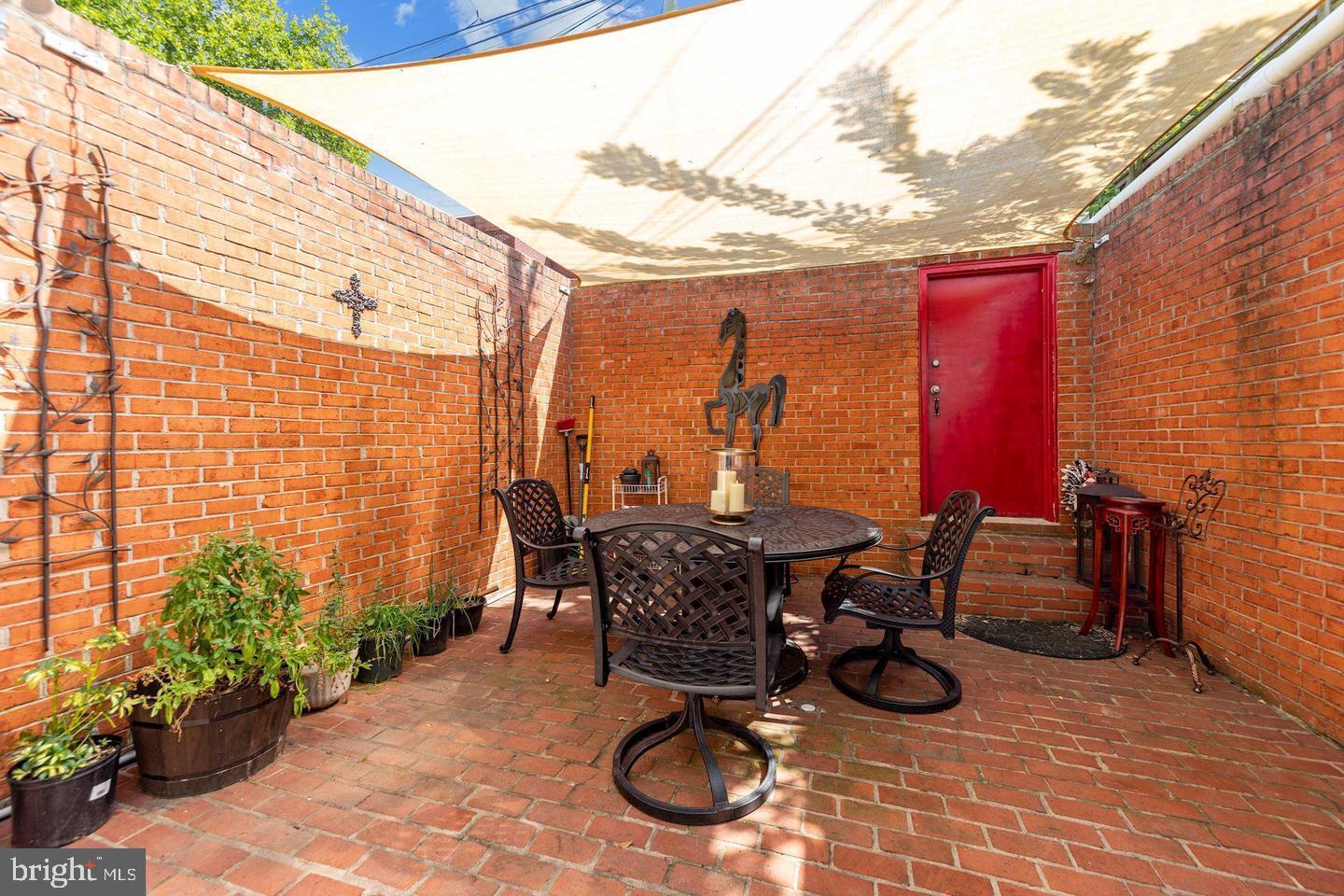 211 F ST NE, WASHINGTON, District Of Columbia 20002, 4 Bedrooms Bedrooms, ,3 BathroomsBathrooms,Residential,For sale,211 F ST NE,DCDC2212226 MLS # DCDC2212226