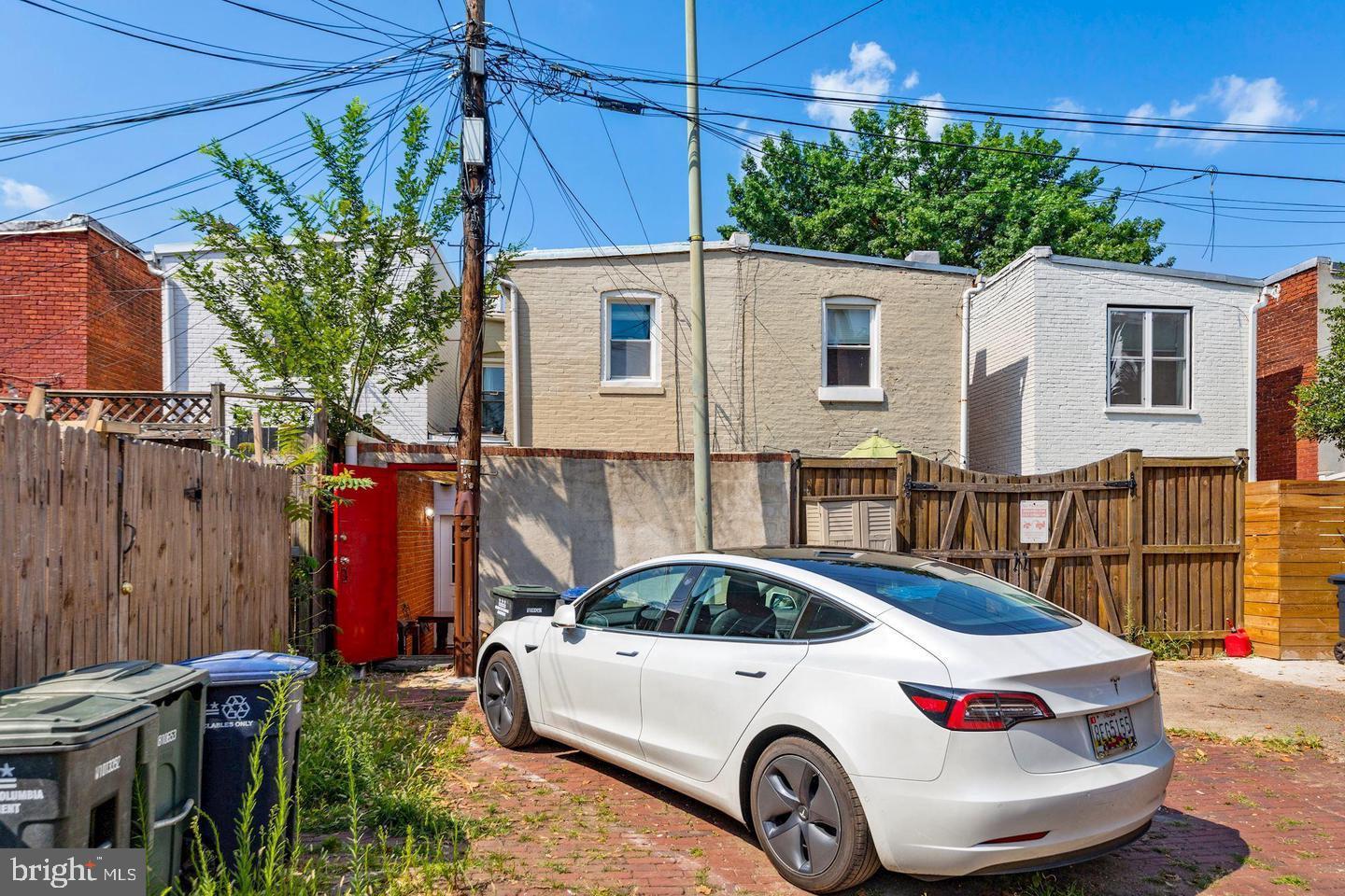 211 F ST NE, WASHINGTON, District Of Columbia 20002, 4 Bedrooms Bedrooms, ,3 BathroomsBathrooms,Residential,For sale,211 F ST NE,DCDC2212226 MLS # DCDC2212226
