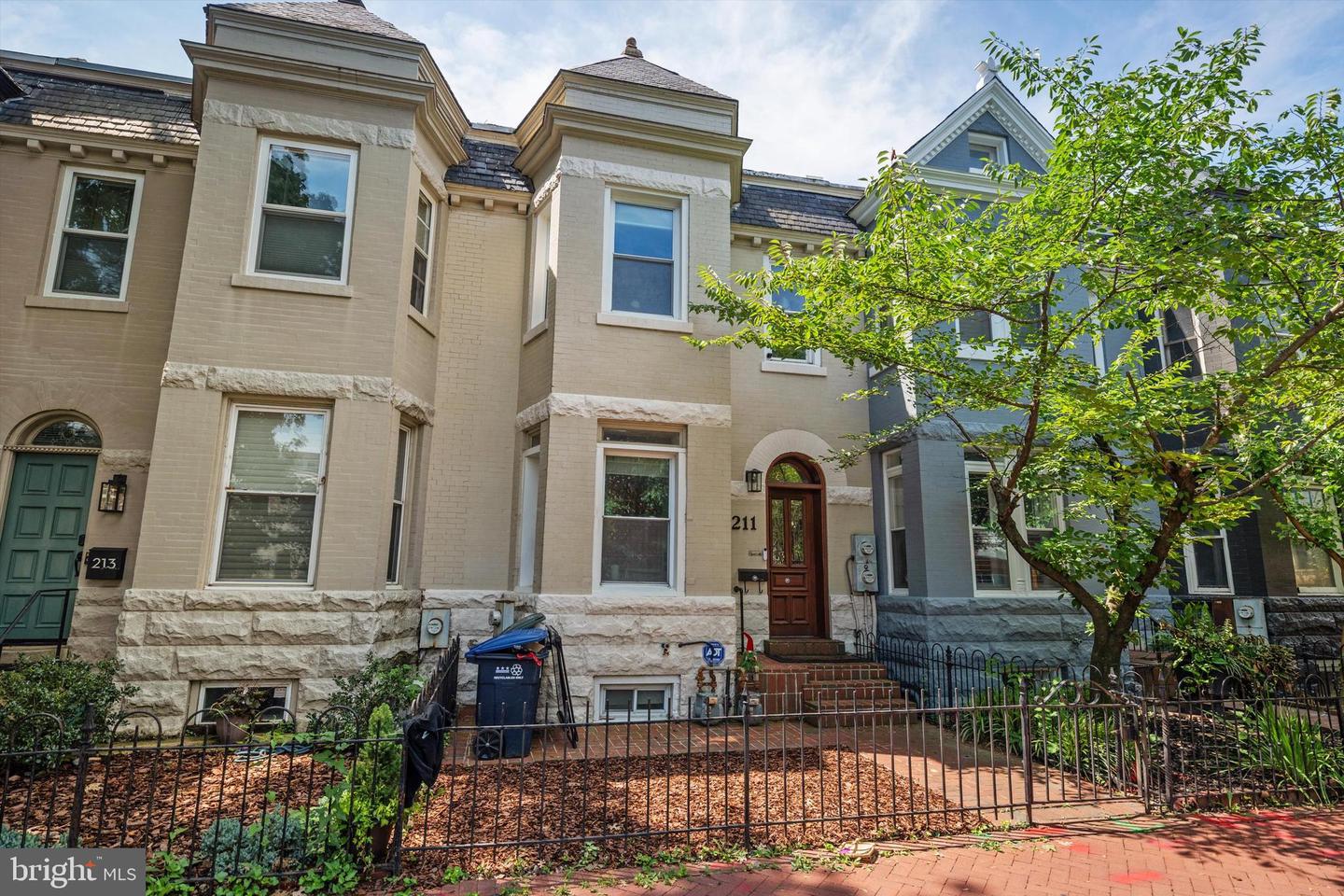 211 F ST NE, WASHINGTON, District Of Columbia 20002, 4 Bedrooms Bedrooms, ,3 BathroomsBathrooms,Residential,For sale,211 F ST NE,DCDC2212226 MLS # DCDC2212226