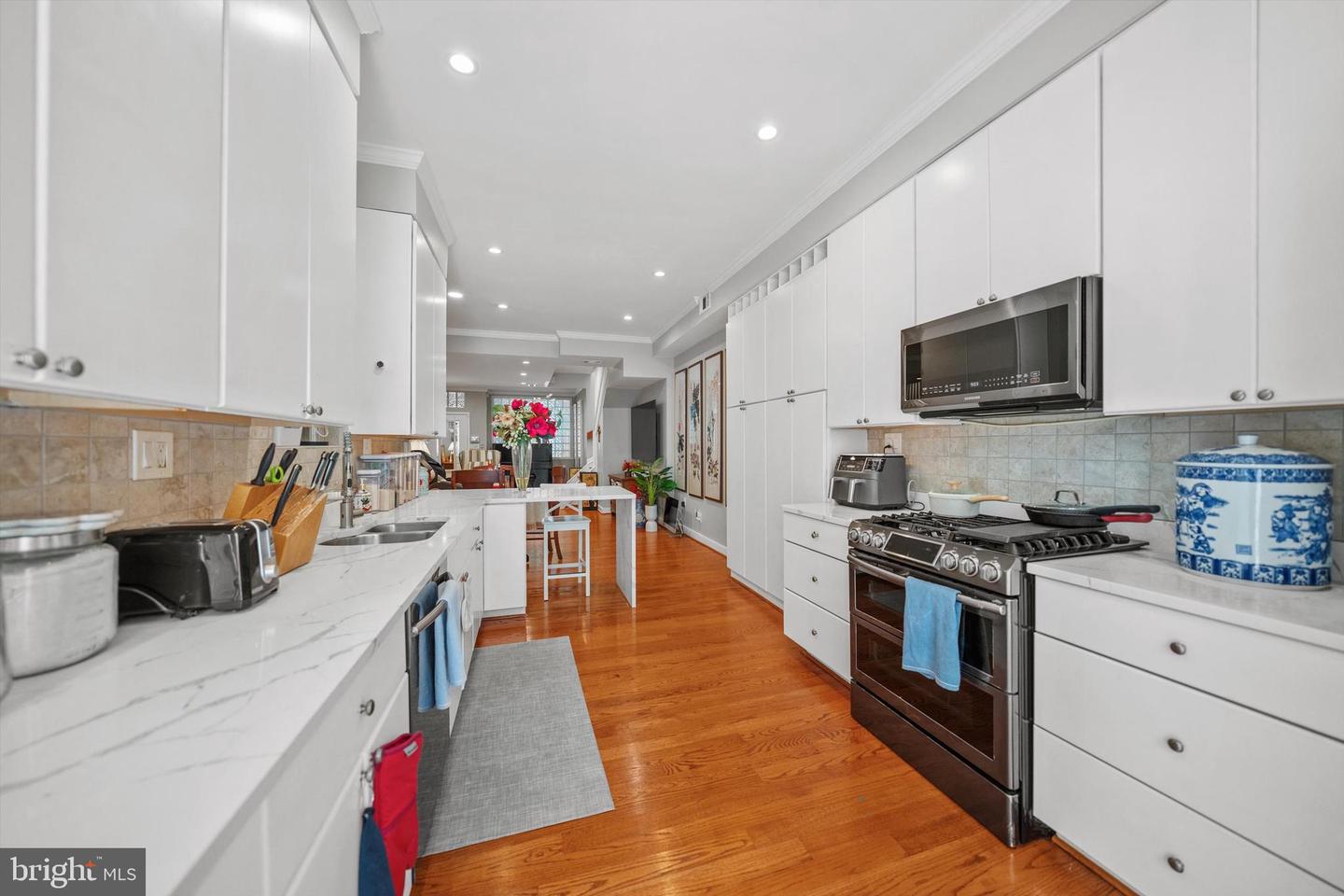 211 F ST NE, WASHINGTON, District Of Columbia 20002, 4 Bedrooms Bedrooms, ,3 BathroomsBathrooms,Residential,For sale,211 F ST NE,DCDC2212226 MLS # DCDC2212226