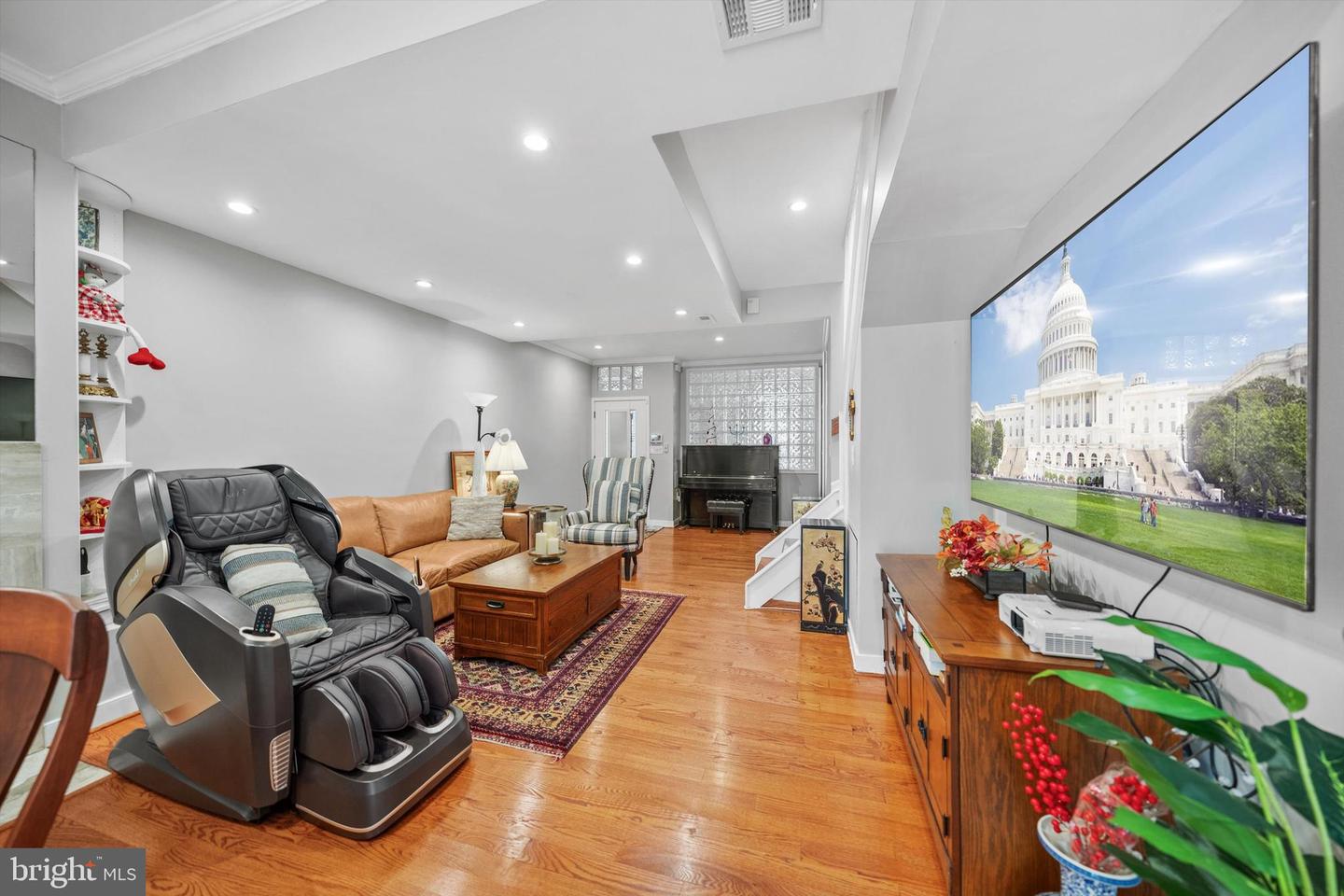 211 F ST NE, WASHINGTON, District Of Columbia 20002, 4 Bedrooms Bedrooms, ,3 BathroomsBathrooms,Residential,For sale,211 F ST NE,DCDC2212226 MLS # DCDC2212226