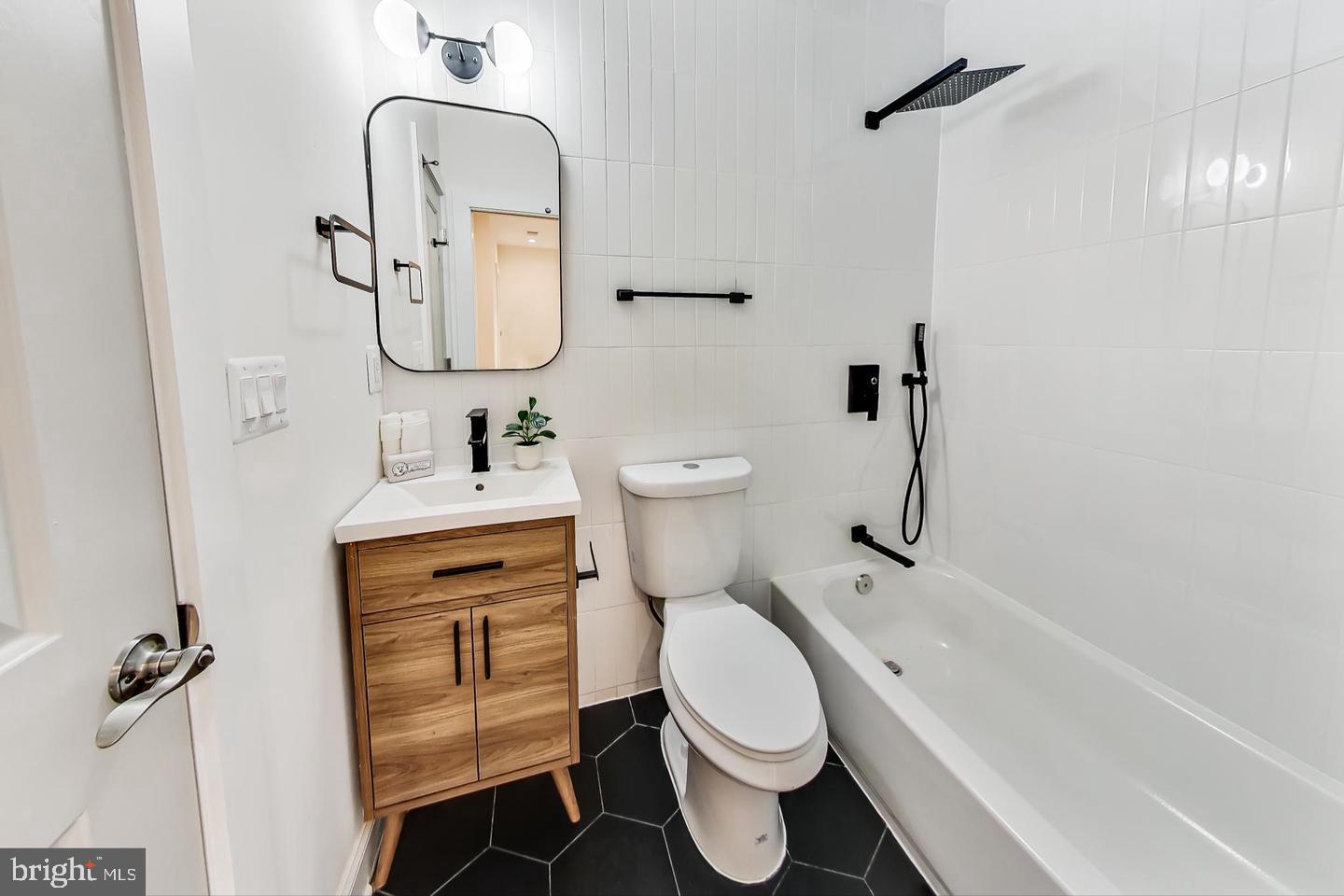 428 EVARTS ST NE #2, WASHINGTON, District Of Columbia 20017, 2 Bedrooms Bedrooms, ,2 BathroomsBathrooms,Residential,For sale,428 EVARTS ST NE #2,DCDC2212264 MLS # DCDC2212264
