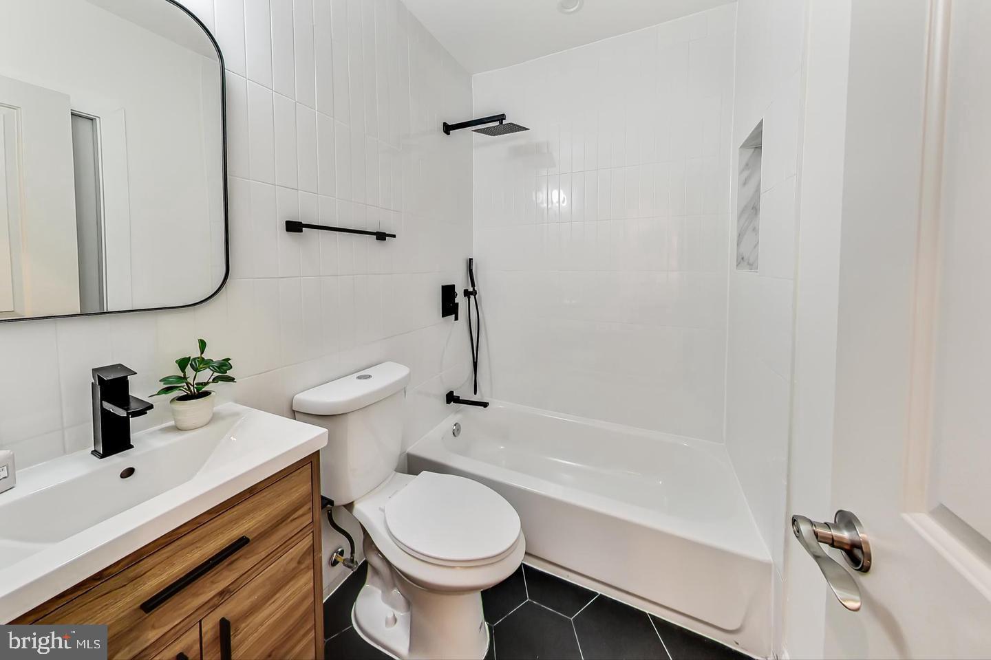 428 EVARTS ST NE #2, WASHINGTON, District Of Columbia 20017, 2 Bedrooms Bedrooms, ,2 BathroomsBathrooms,Residential,For sale,428 EVARTS ST NE #2,DCDC2212264 MLS # DCDC2212264