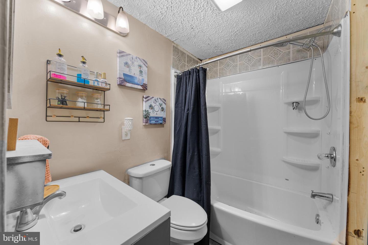 2983 STONEY CREEK RD, EDINBURG, Virginia 22824, 3 Bedrooms Bedrooms, ,1 BathroomBathrooms,Residential,For sale,2983 STONEY CREEK RD,VASH2012088 MLS # VASH2012088