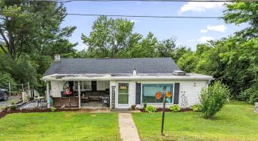 2983 STONEY CREEK RD, EDINBURG, Virginia 22824, 3 Bedrooms Bedrooms, ,1 BathroomBathrooms,Residential,For sale,2983 STONEY CREEK RD,VASH2012088 MLS # VASH2012088