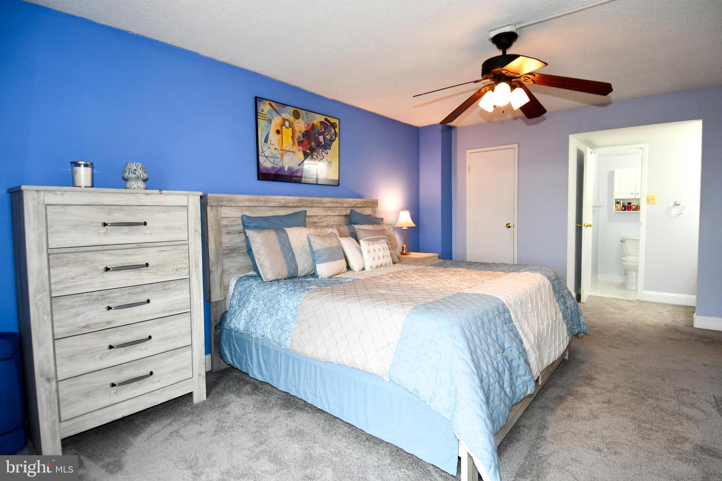 4500 S FOUR MILE RUN DR #1218, ARLINGTON, Virginia 22204, 2 Bedrooms Bedrooms, ,2 BathroomsBathrooms,Residential,For sale,4500 S FOUR MILE RUN DR #1218,VAAR2061428 MLS # VAAR2061428