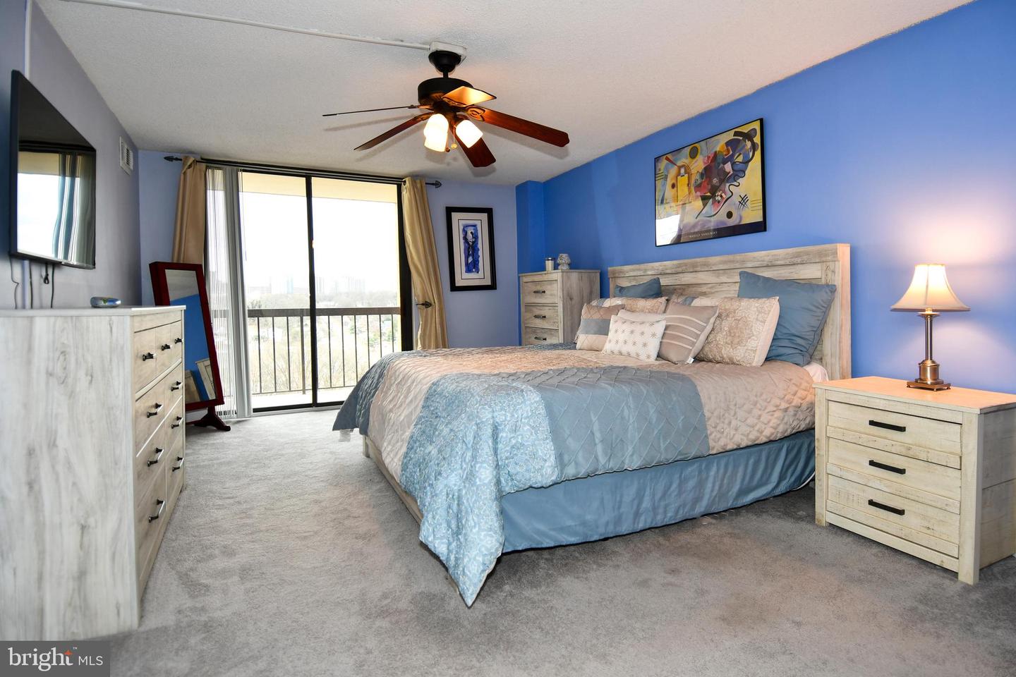 4500 S FOUR MILE RUN DR #1218, ARLINGTON, Virginia 22204, 2 Bedrooms Bedrooms, ,2 BathroomsBathrooms,Residential,For sale,4500 S FOUR MILE RUN DR #1218,VAAR2061428 MLS # VAAR2061428
