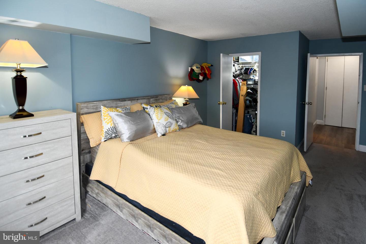 4500 S FOUR MILE RUN DR #1218, ARLINGTON, Virginia 22204, 2 Bedrooms Bedrooms, ,2 BathroomsBathrooms,Residential,For sale,4500 S FOUR MILE RUN DR #1218,VAAR2061428 MLS # VAAR2061428