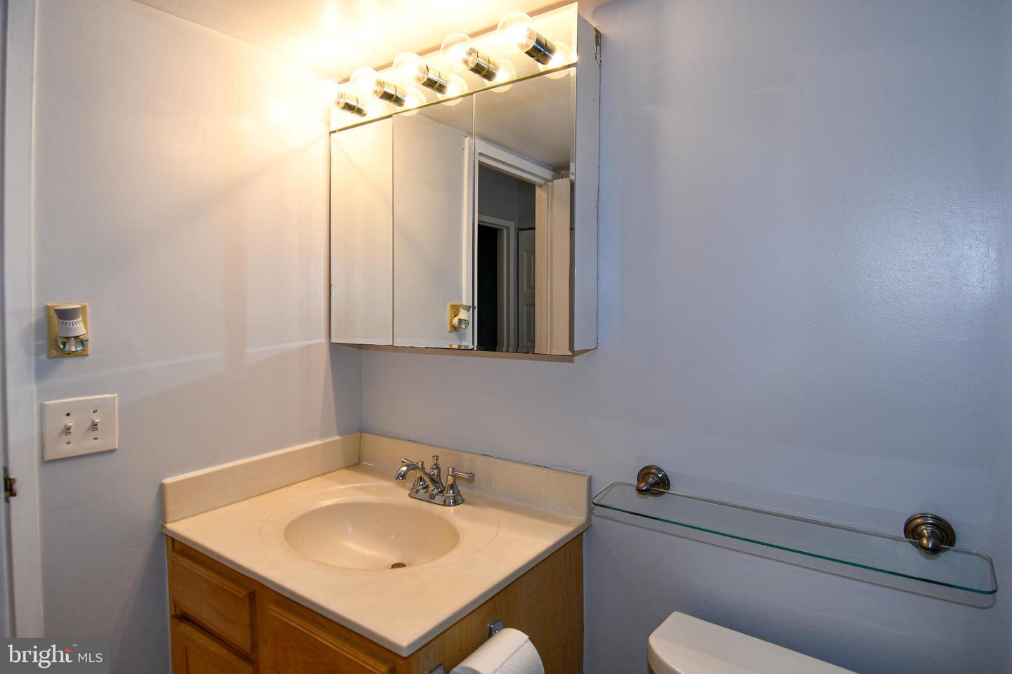 4500 S FOUR MILE RUN DR #1218, ARLINGTON, Virginia 22204, 2 Bedrooms Bedrooms, ,2 BathroomsBathrooms,Residential,For sale,4500 S FOUR MILE RUN DR #1218,VAAR2061428 MLS # VAAR2061428