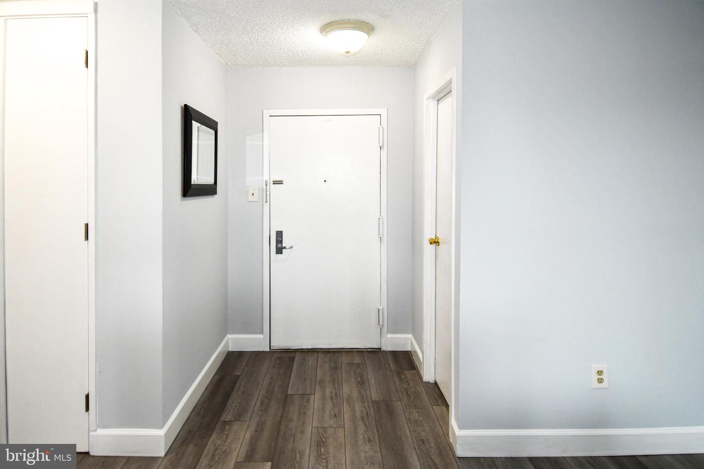 4500 S FOUR MILE RUN DR #1218, ARLINGTON, Virginia 22204, 2 Bedrooms Bedrooms, ,2 BathroomsBathrooms,Residential,For sale,4500 S FOUR MILE RUN DR #1218,VAAR2061428 MLS # VAAR2061428