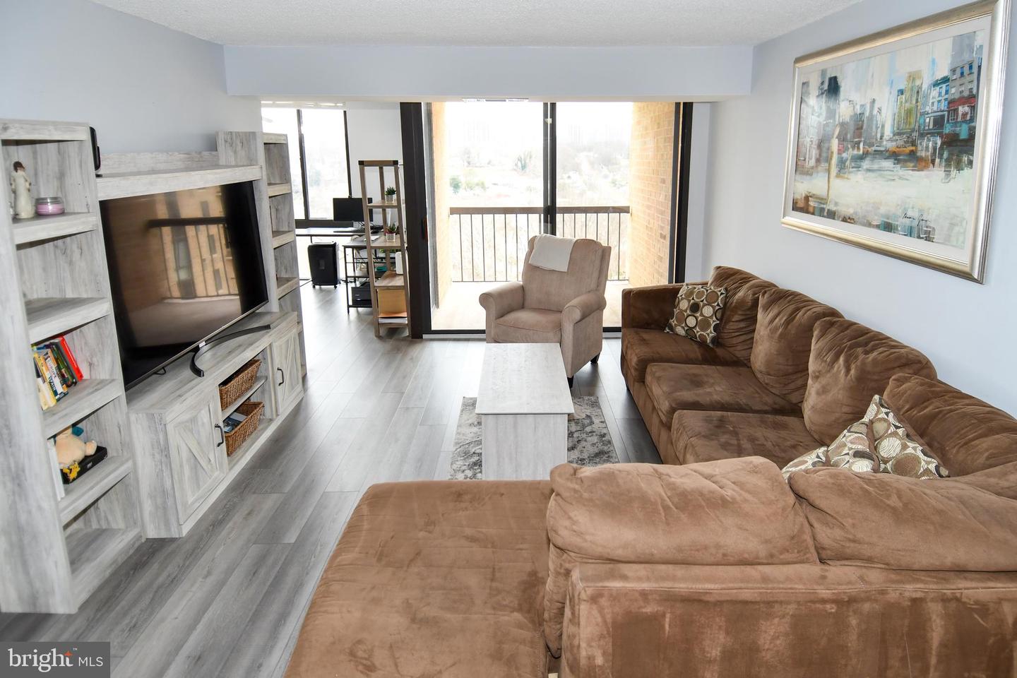 4500 S FOUR MILE RUN DR #1218, ARLINGTON, Virginia 22204, 2 Bedrooms Bedrooms, ,2 BathroomsBathrooms,Residential,For sale,4500 S FOUR MILE RUN DR #1218,VAAR2061428 MLS # VAAR2061428