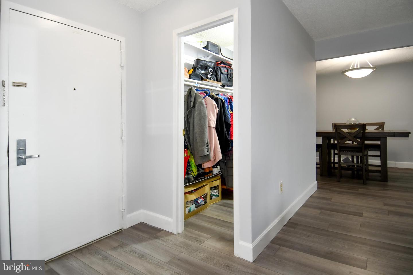4500 S FOUR MILE RUN DR #1218, ARLINGTON, Virginia 22204, 2 Bedrooms Bedrooms, ,2 BathroomsBathrooms,Residential,For sale,4500 S FOUR MILE RUN DR #1218,VAAR2061428 MLS # VAAR2061428