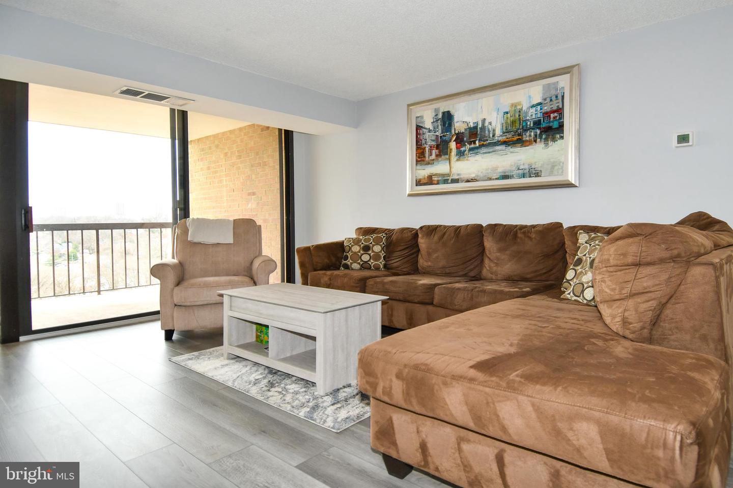 4500 S FOUR MILE RUN DR #1218, ARLINGTON, Virginia 22204, 2 Bedrooms Bedrooms, ,2 BathroomsBathrooms,Residential,For sale,4500 S FOUR MILE RUN DR #1218,VAAR2061428 MLS # VAAR2061428