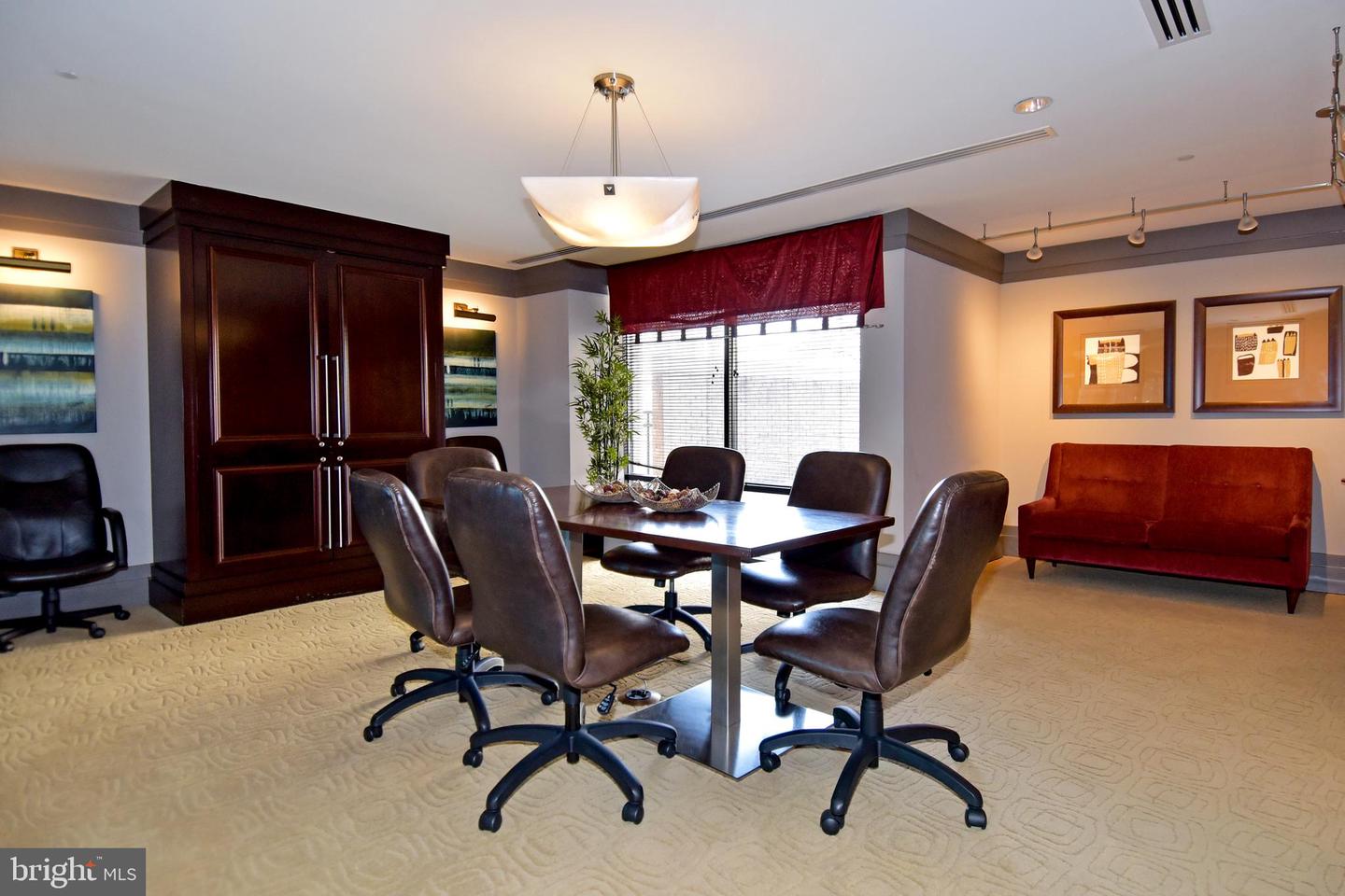 4500 S FOUR MILE RUN DR #1218, ARLINGTON, Virginia 22204, 2 Bedrooms Bedrooms, ,2 BathroomsBathrooms,Residential,For sale,4500 S FOUR MILE RUN DR #1218,VAAR2061428 MLS # VAAR2061428