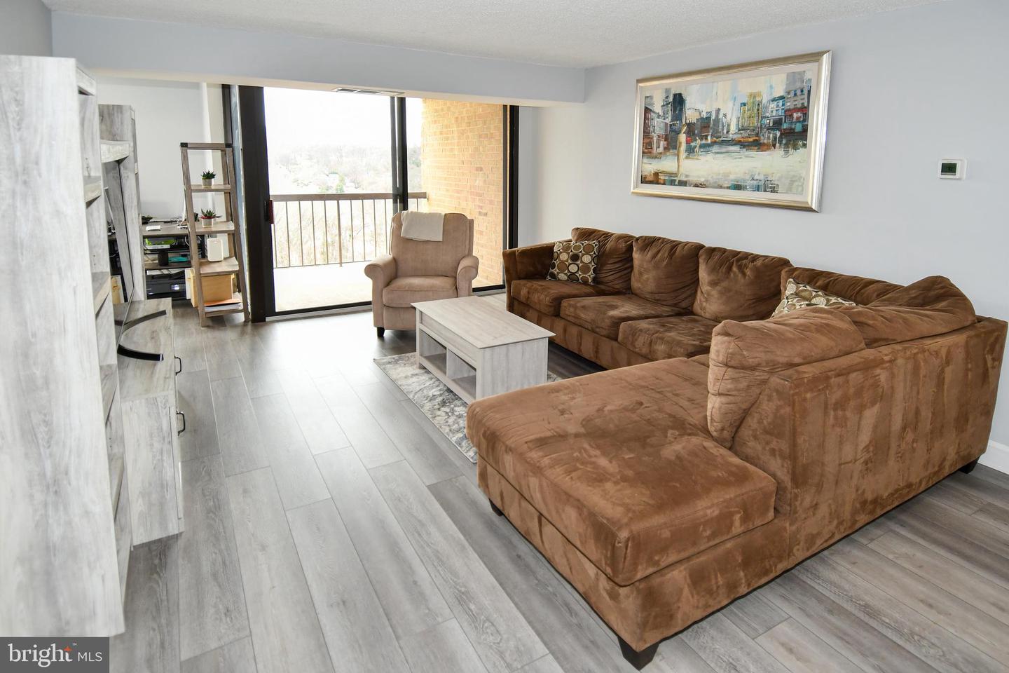 4500 S FOUR MILE RUN DR #1218, ARLINGTON, Virginia 22204, 2 Bedrooms Bedrooms, ,2 BathroomsBathrooms,Residential,For sale,4500 S FOUR MILE RUN DR #1218,VAAR2061428 MLS # VAAR2061428
