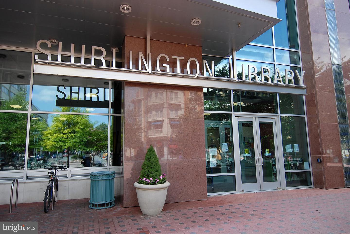 4500 S FOUR MILE RUN DR #1218, ARLINGTON, Virginia 22204, 2 Bedrooms Bedrooms, ,2 BathroomsBathrooms,Residential,For sale,4500 S FOUR MILE RUN DR #1218,VAAR2061428 MLS # VAAR2061428