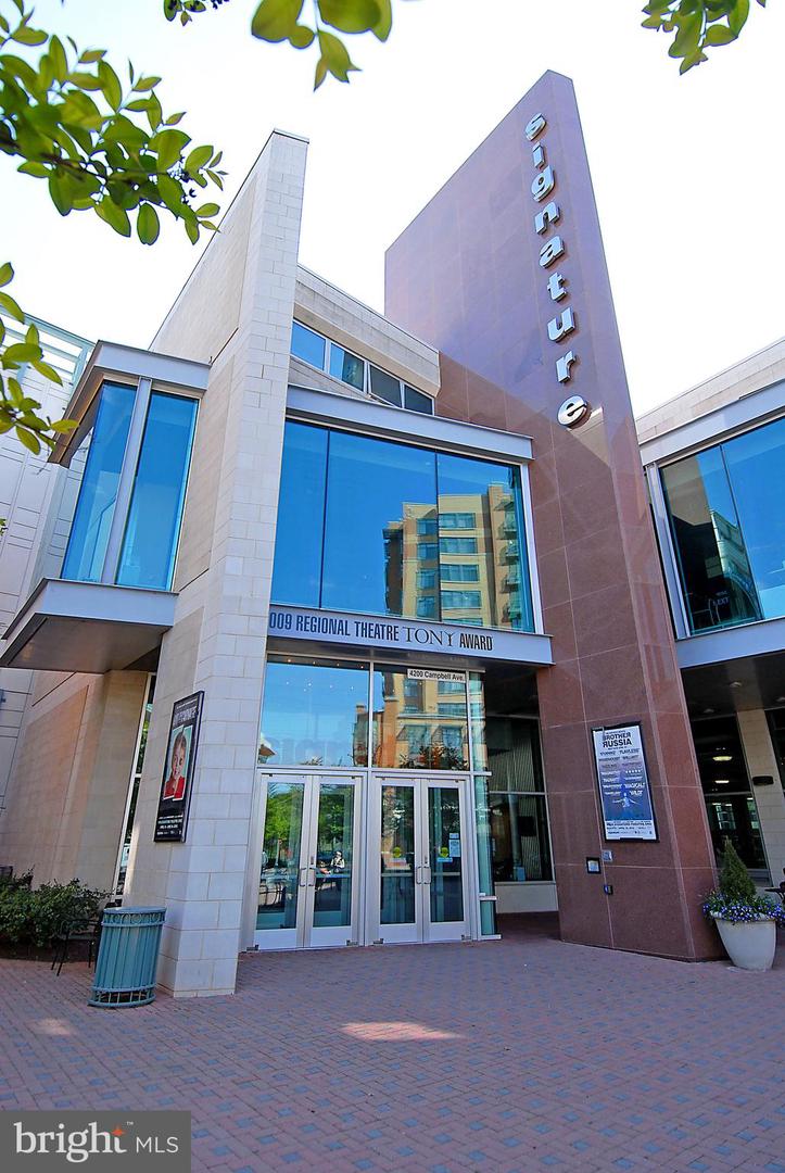 4500 S FOUR MILE RUN DR #1218, ARLINGTON, Virginia 22204, 2 Bedrooms Bedrooms, ,2 BathroomsBathrooms,Residential,For sale,4500 S FOUR MILE RUN DR #1218,VAAR2061428 MLS # VAAR2061428