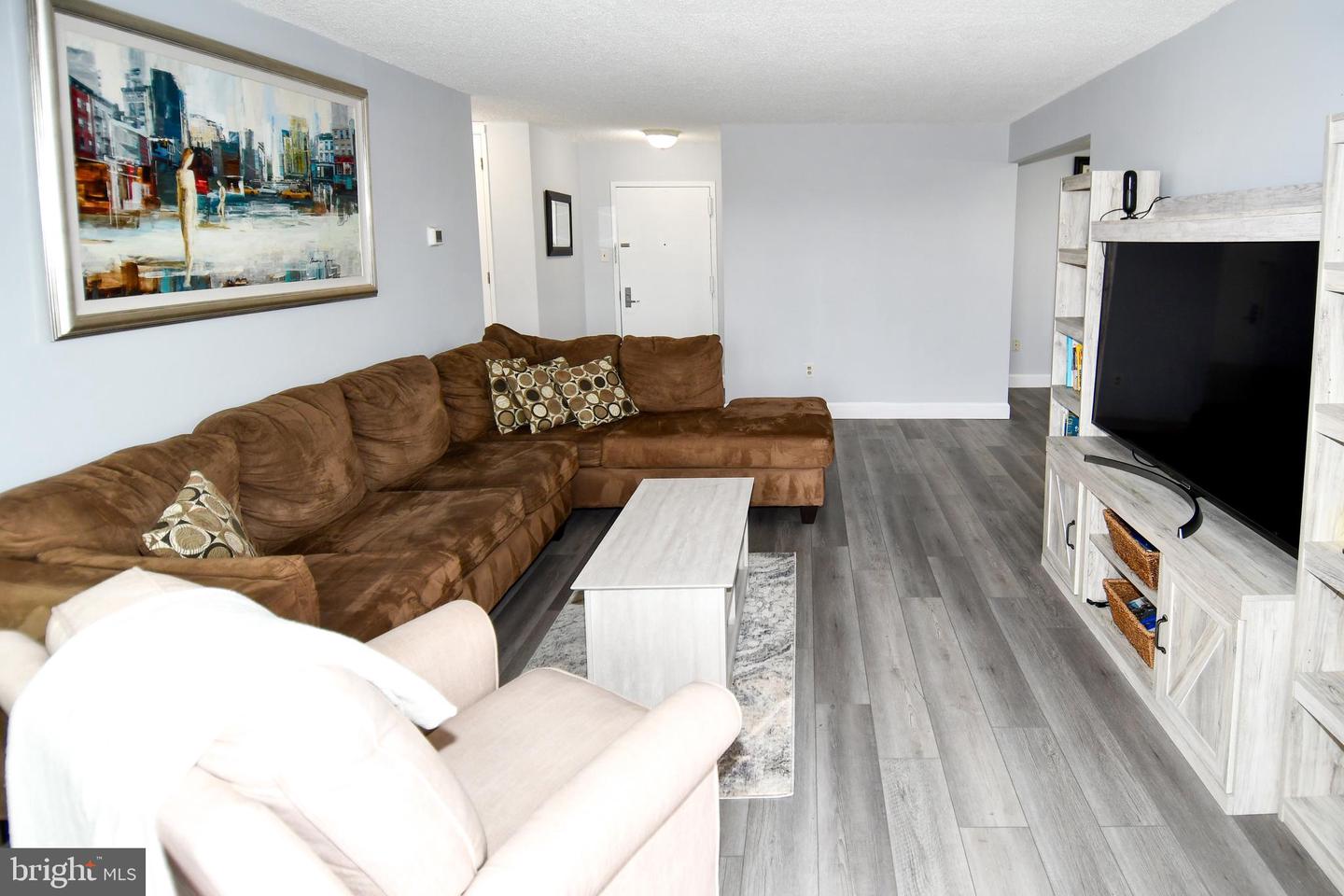 4500 S FOUR MILE RUN DR #1218, ARLINGTON, Virginia 22204, 2 Bedrooms Bedrooms, ,2 BathroomsBathrooms,Residential,For sale,4500 S FOUR MILE RUN DR #1218,VAAR2061428 MLS # VAAR2061428