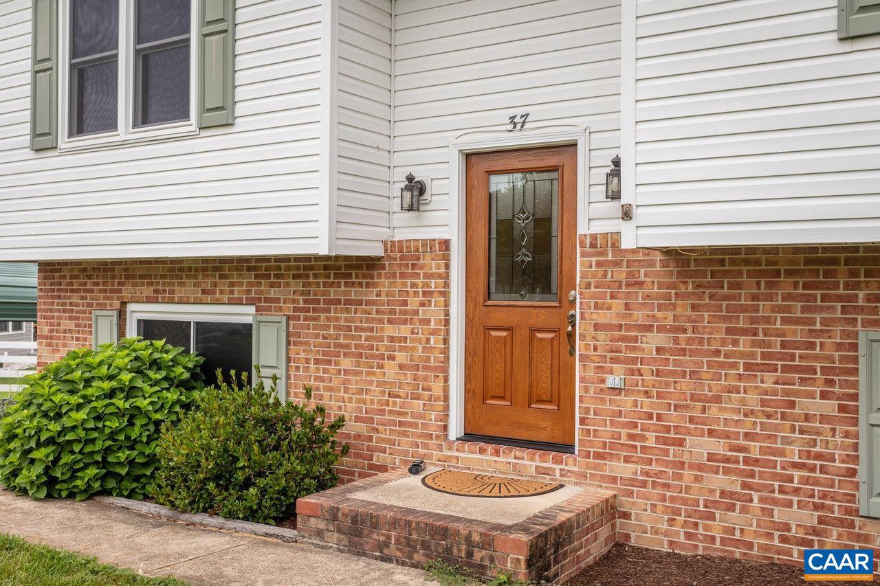 37 AUBURN DR, GROTTOES, Virginia 24441, 4 Bedrooms Bedrooms, ,2 BathroomsBathrooms,Residential,For sale,37 AUBURN DR,667152 MLS # 667152