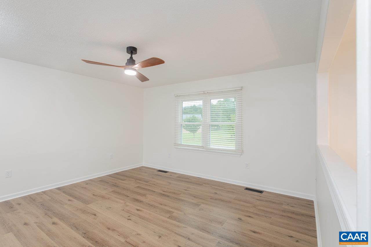 37 AUBURN DR, GROTTOES, Virginia 24441, 4 Bedrooms Bedrooms, ,2 BathroomsBathrooms,Residential,For sale,37 AUBURN DR,667152 MLS # 667152