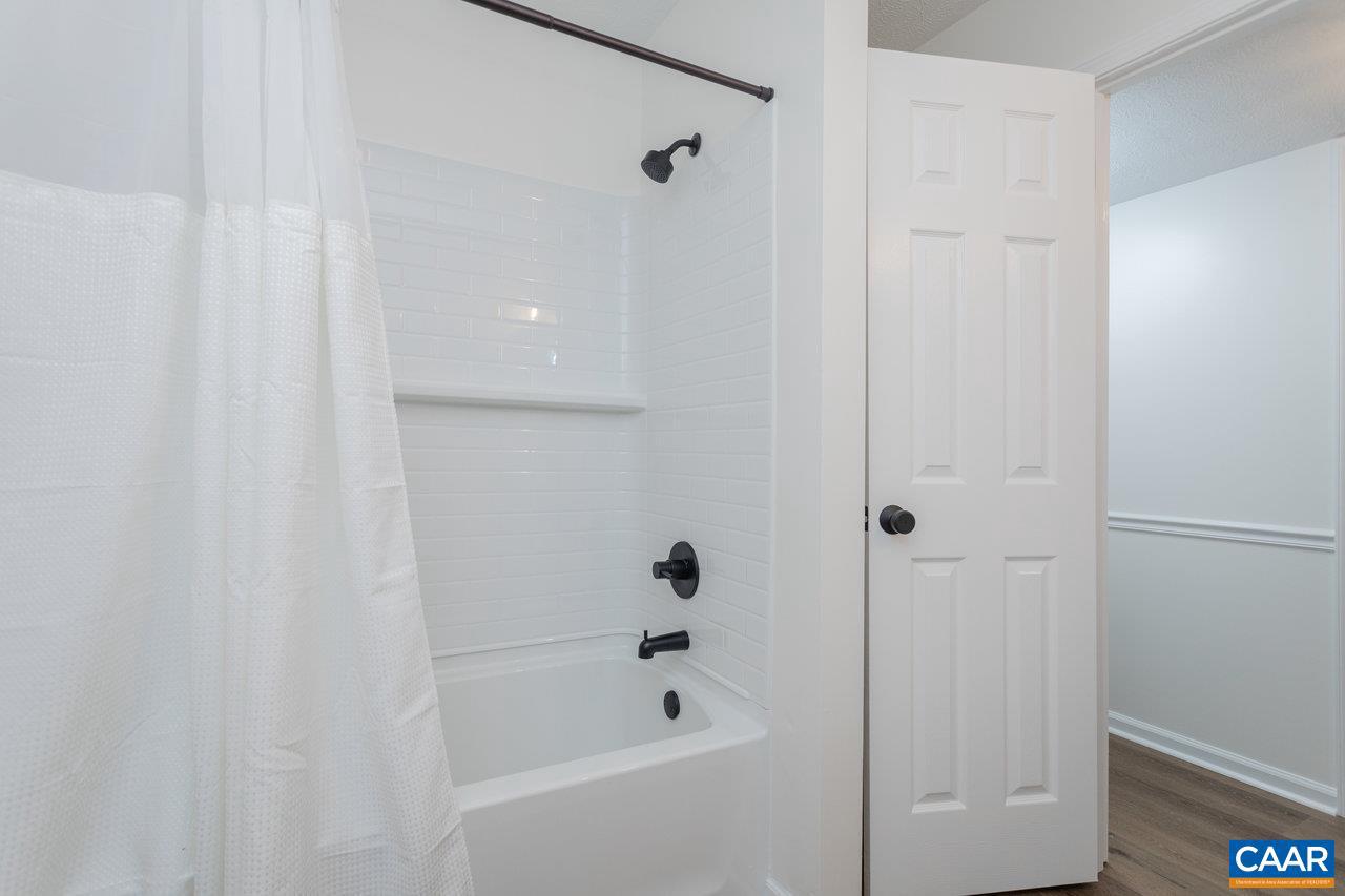 37 AUBURN DR, GROTTOES, Virginia 24441, 4 Bedrooms Bedrooms, ,2 BathroomsBathrooms,Residential,For sale,37 AUBURN DR,667152 MLS # 667152