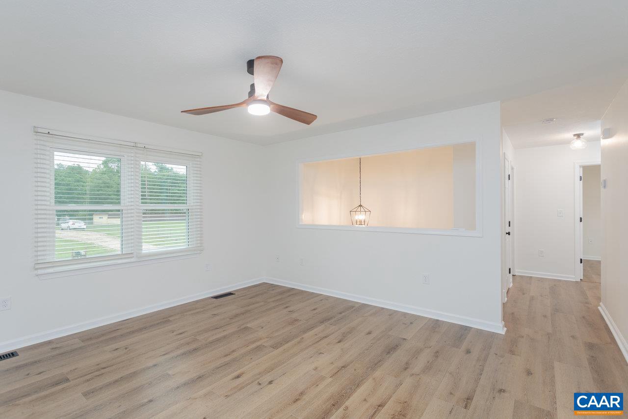 37 AUBURN DR, GROTTOES, Virginia 24441, 4 Bedrooms Bedrooms, ,2 BathroomsBathrooms,Residential,For sale,37 AUBURN DR,667152 MLS # 667152