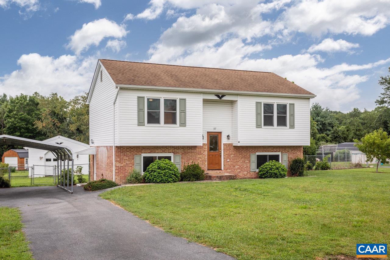 37 AUBURN DR, GROTTOES, Virginia 24441, 4 Bedrooms Bedrooms, ,2 BathroomsBathrooms,Residential,For sale,37 AUBURN DR,667152 MLS # 667152