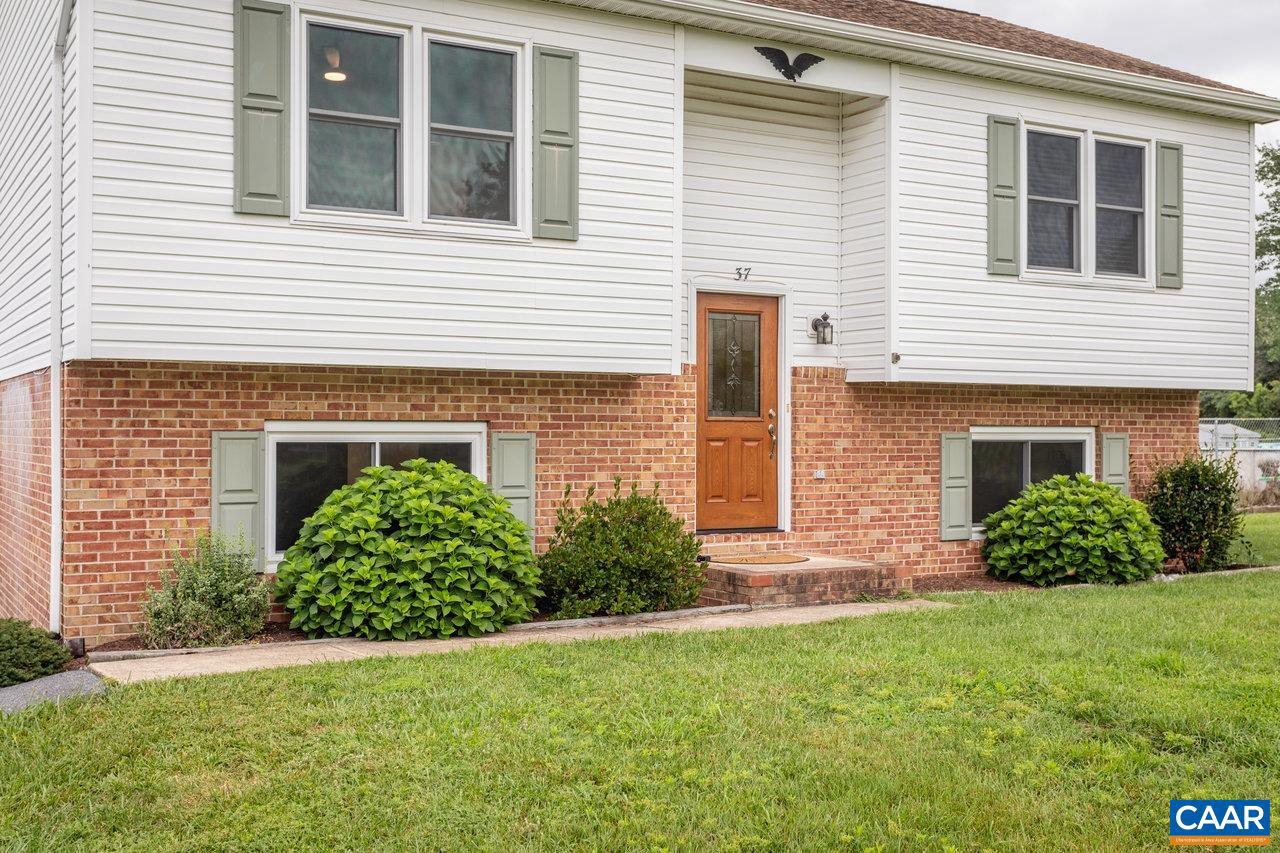 37 AUBURN DR, GROTTOES, Virginia 24441, 4 Bedrooms Bedrooms, ,2 BathroomsBathrooms,Residential,For sale,37 AUBURN DR,667152 MLS # 667152