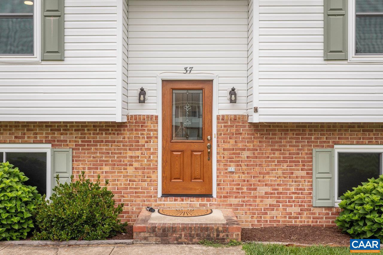 37 AUBURN DR, GROTTOES, Virginia 24441, 4 Bedrooms Bedrooms, ,2 BathroomsBathrooms,Residential,For sale,37 AUBURN DR,667152 MLS # 667152