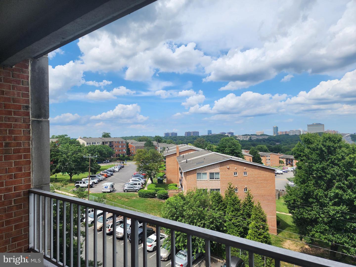 431 N ARMISTEAD ST #502, ALEXANDRIA, Virginia 22312, 2 Bedrooms Bedrooms, ,1 BathroomBathrooms,Residential,For sale,431 N ARMISTEAD ST #502,VAAX2047898 MLS # VAAX2047898